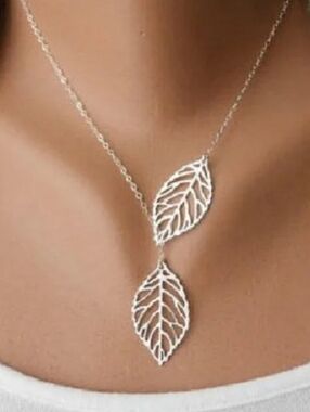 Silver Layered Maple Leaf Necklace 20” NWT